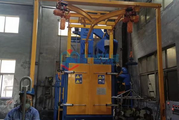 Q376 Double Hook Shot Blasting Machine