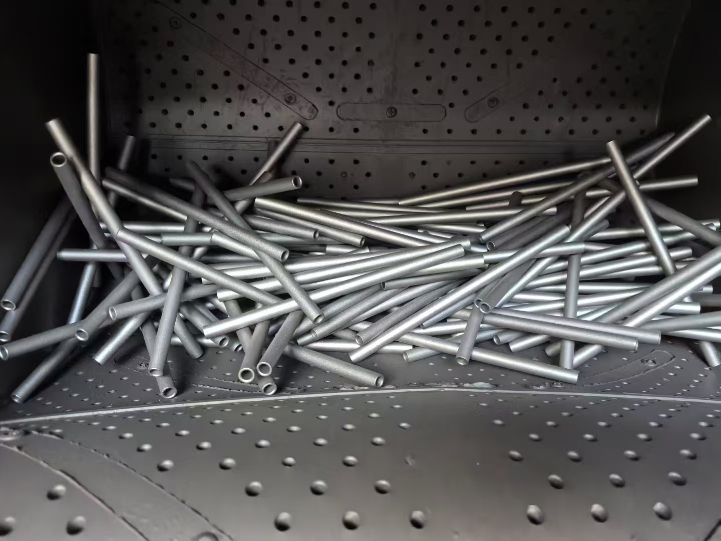 Track shot blasting machine workpiece effect